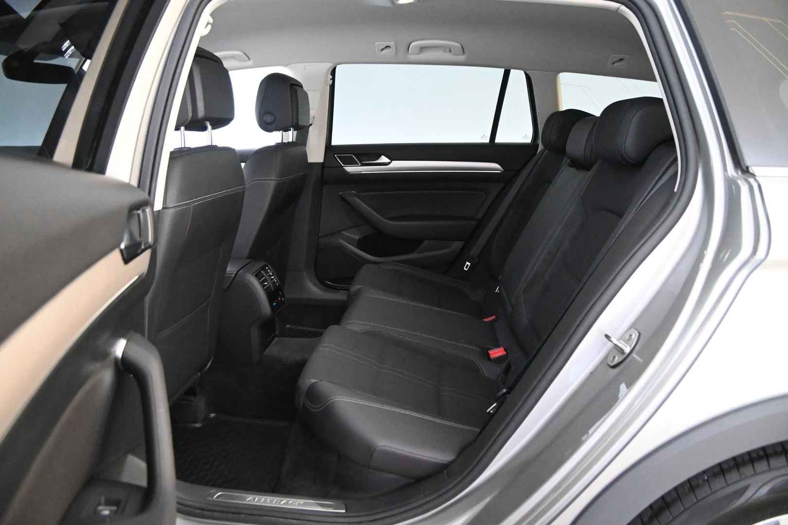 Car Image - 54G2nNgvjHFLY3zfU1SKrf