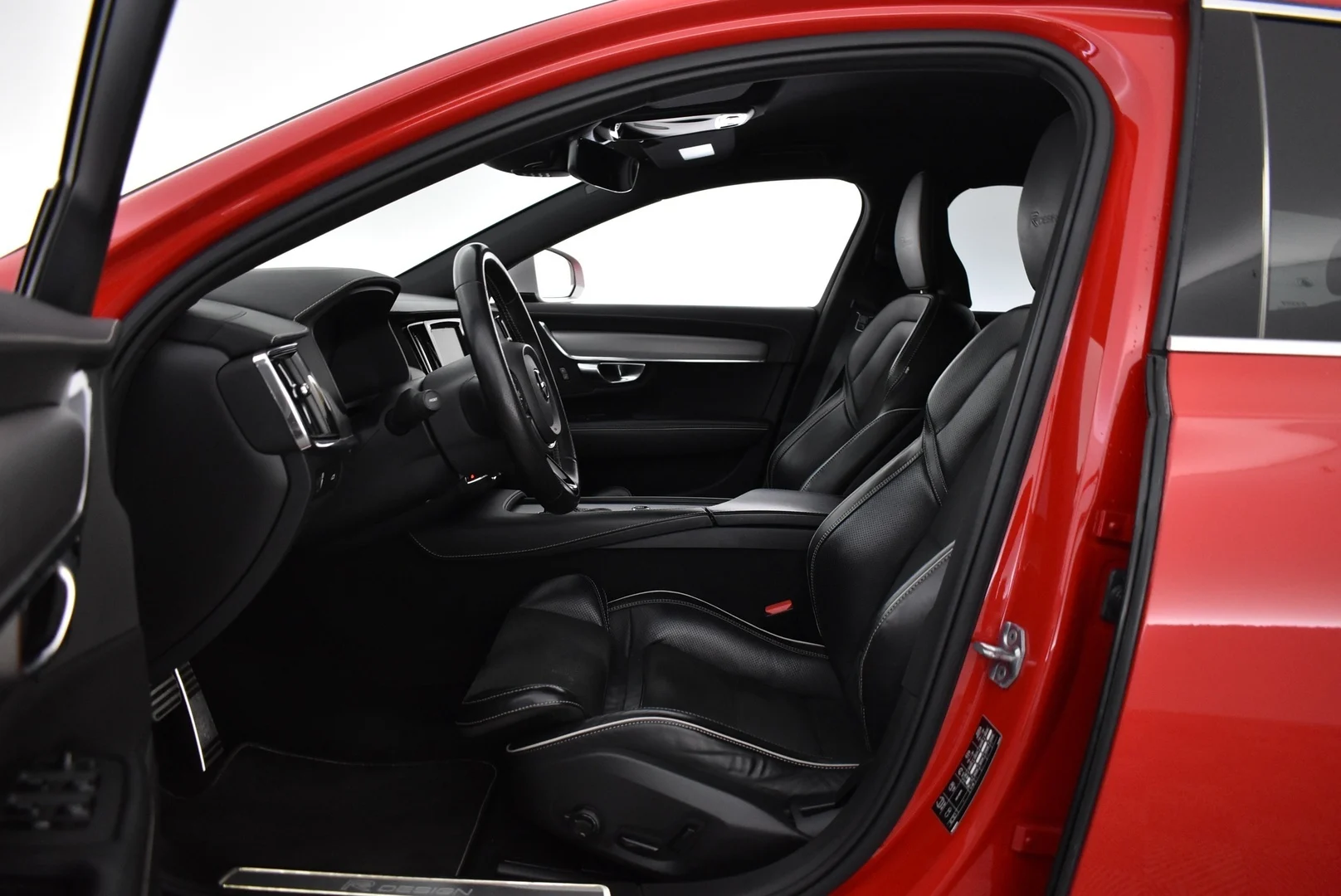 Car Image - 1e9fGs4AKUMRy7C7q8y4tz