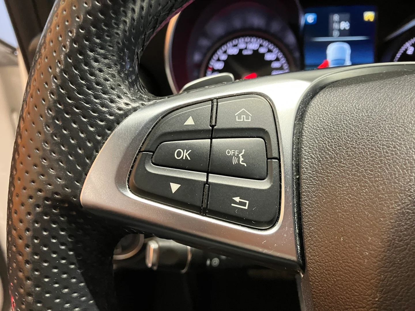 Car Image - 7Jjk0bCzjXq4gL0ukgbVdg