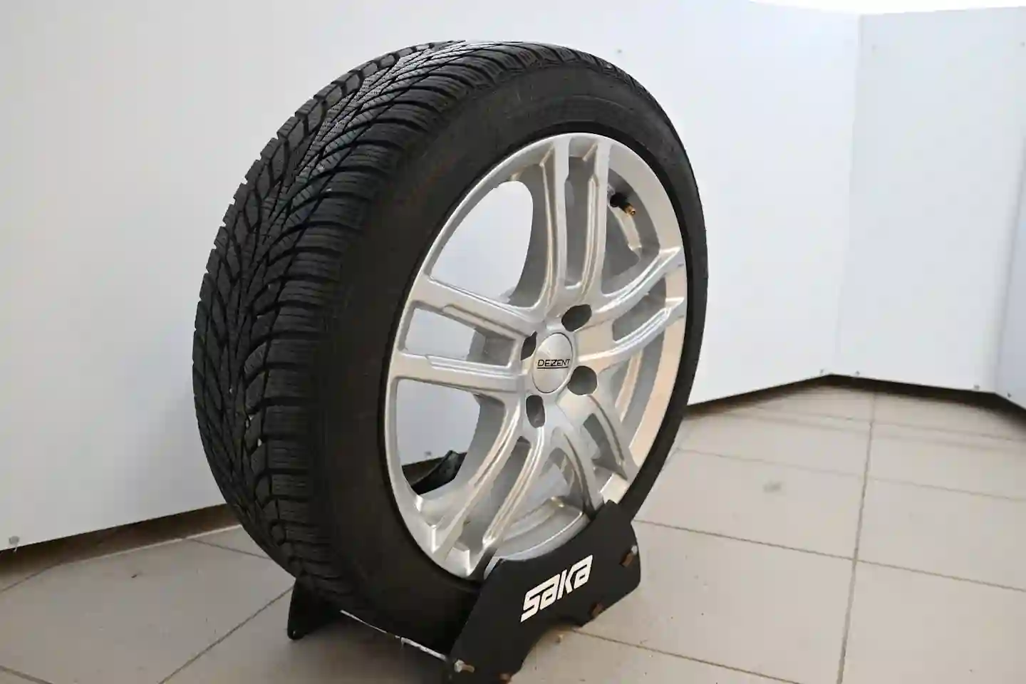 Car Image - 33gSiKYWe1SDzsVGjoF13u