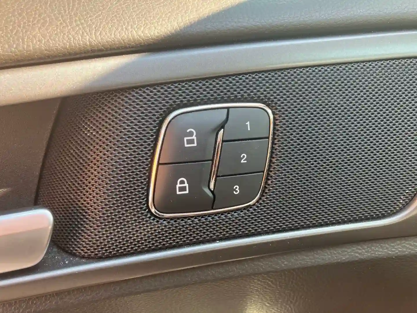 Car Image - bT3wZ27TtceL7gD34Y1rc