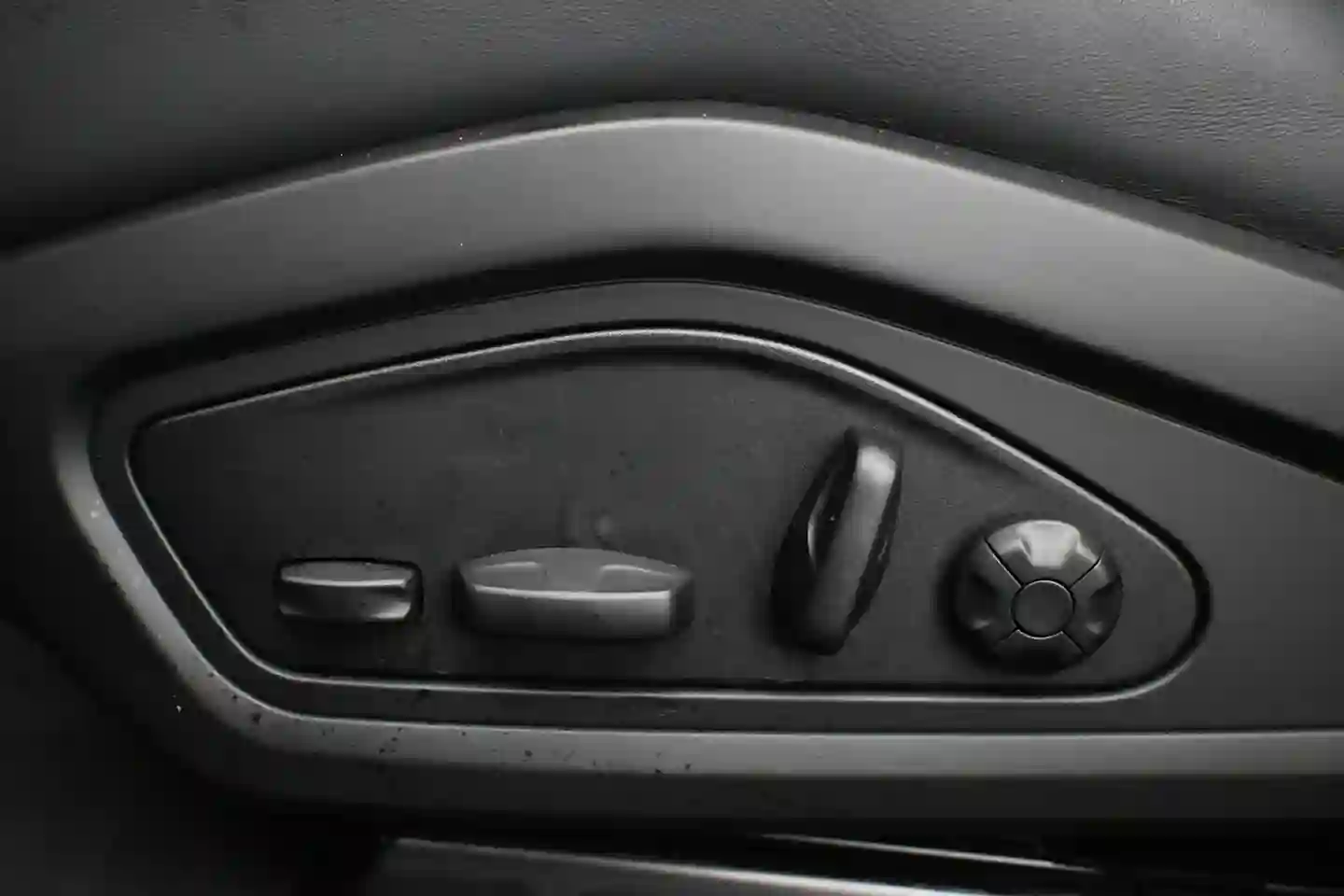 Car Image - 6jITkmC8Ad51CZDk4w6hJe