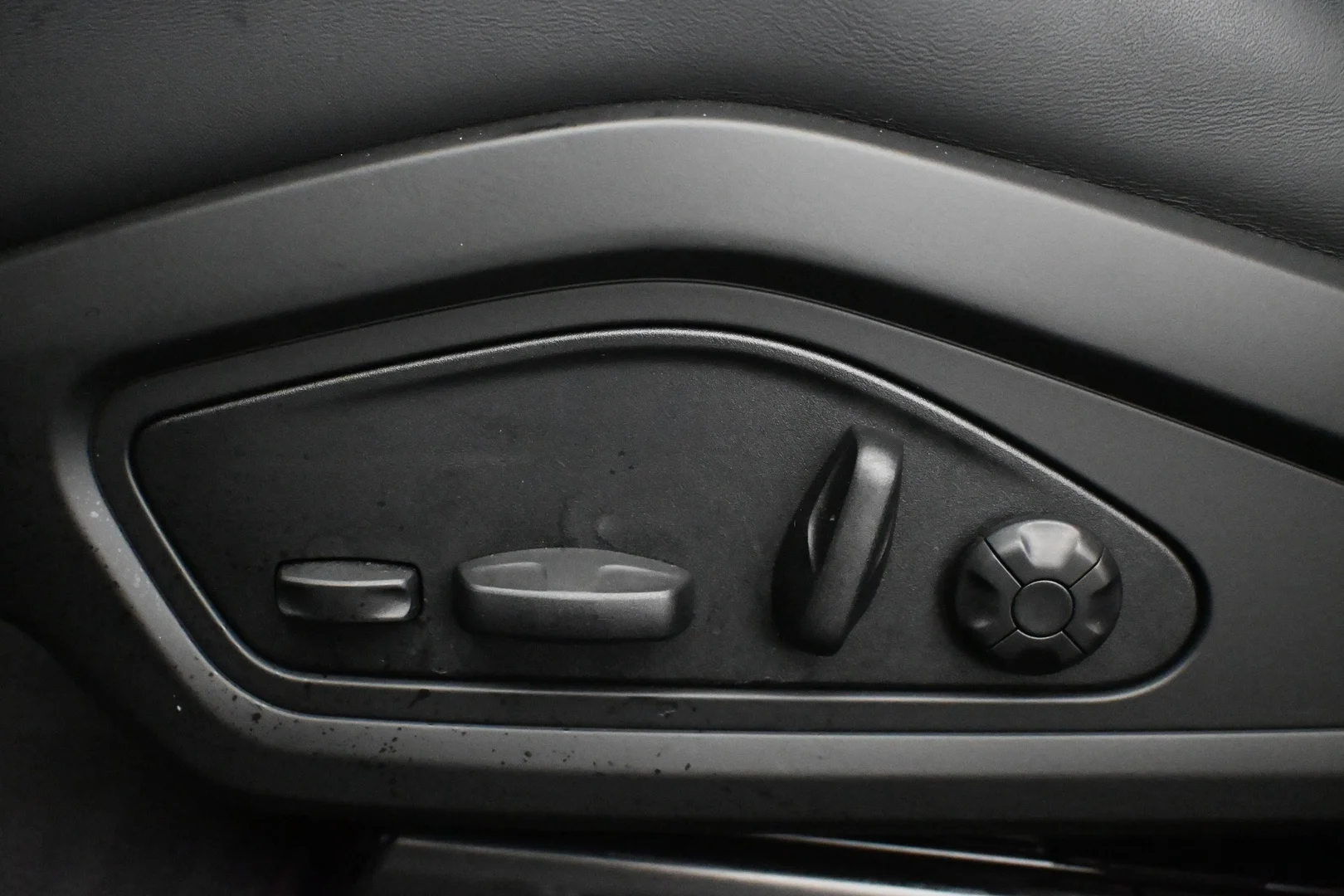 Car Image - 6jITkmC8Ad51CZDk4w6hJe