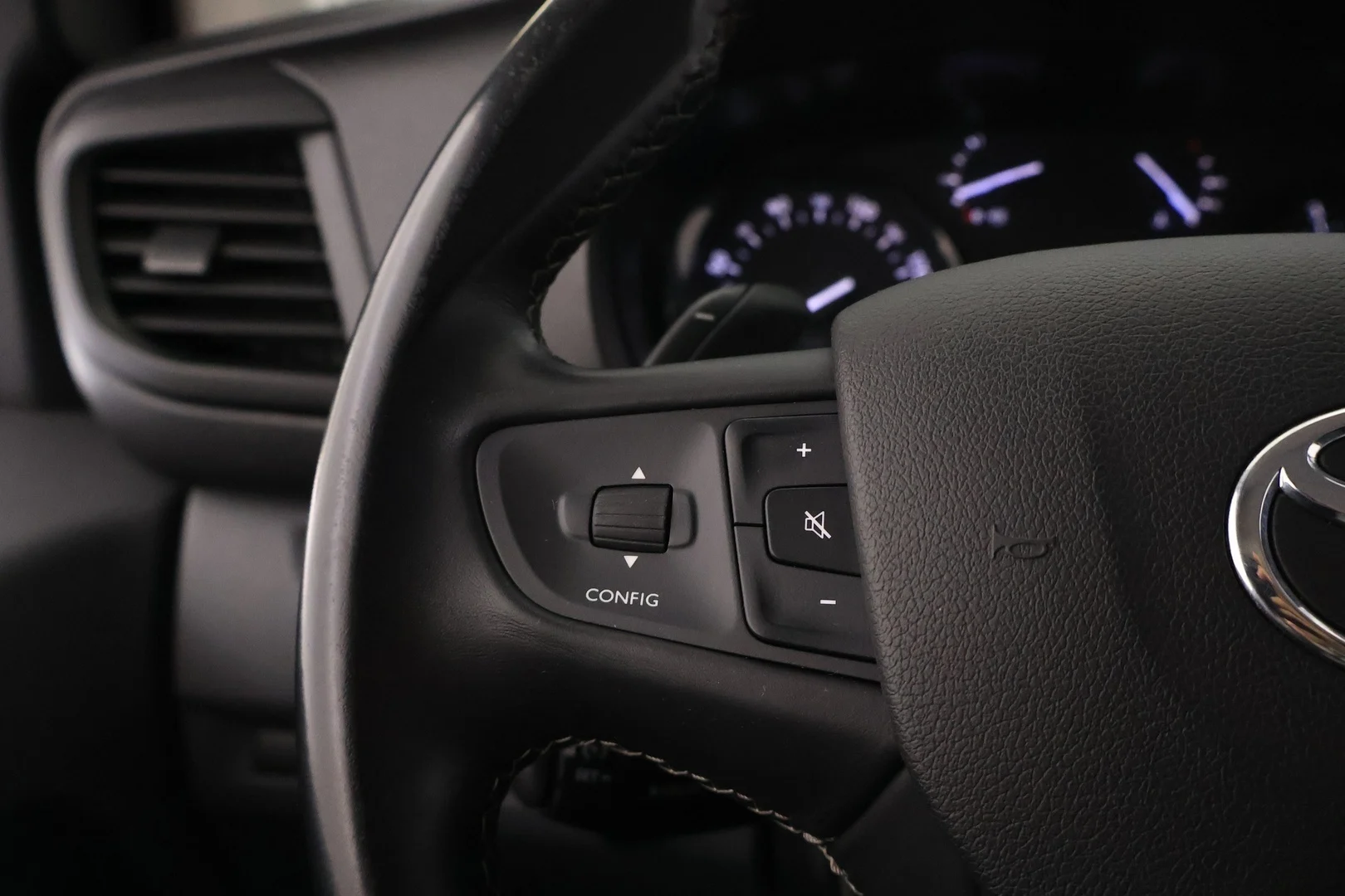 Car Image - 7F47jomQYSRtheQZ7aCIL9