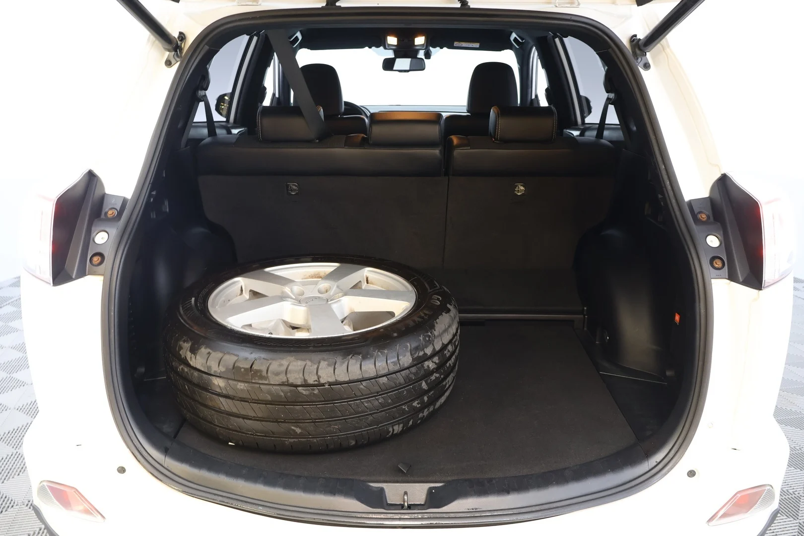 Car Image - 33u21X6WCk7S8zOY34Rl8C