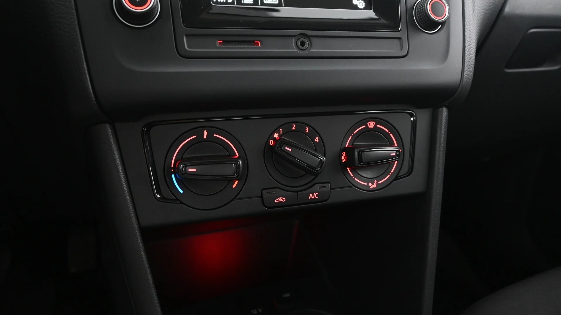 Car Image - 33YcLhea3ctTyZkhZkodbL