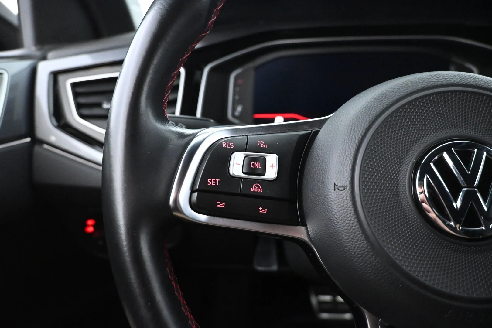 Car Image - 5D5q2WmWw8I2HxDoPS5c5d