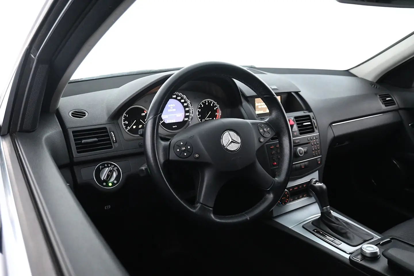 Car Image - 6fStvv0a9JeRErdvk8hUQ6