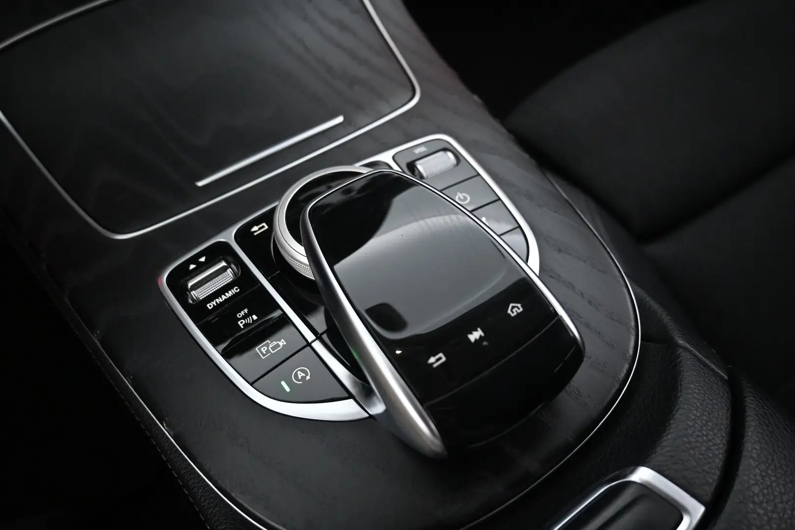 Car Image - 21YgWEP1tylFiEpQBIB64w