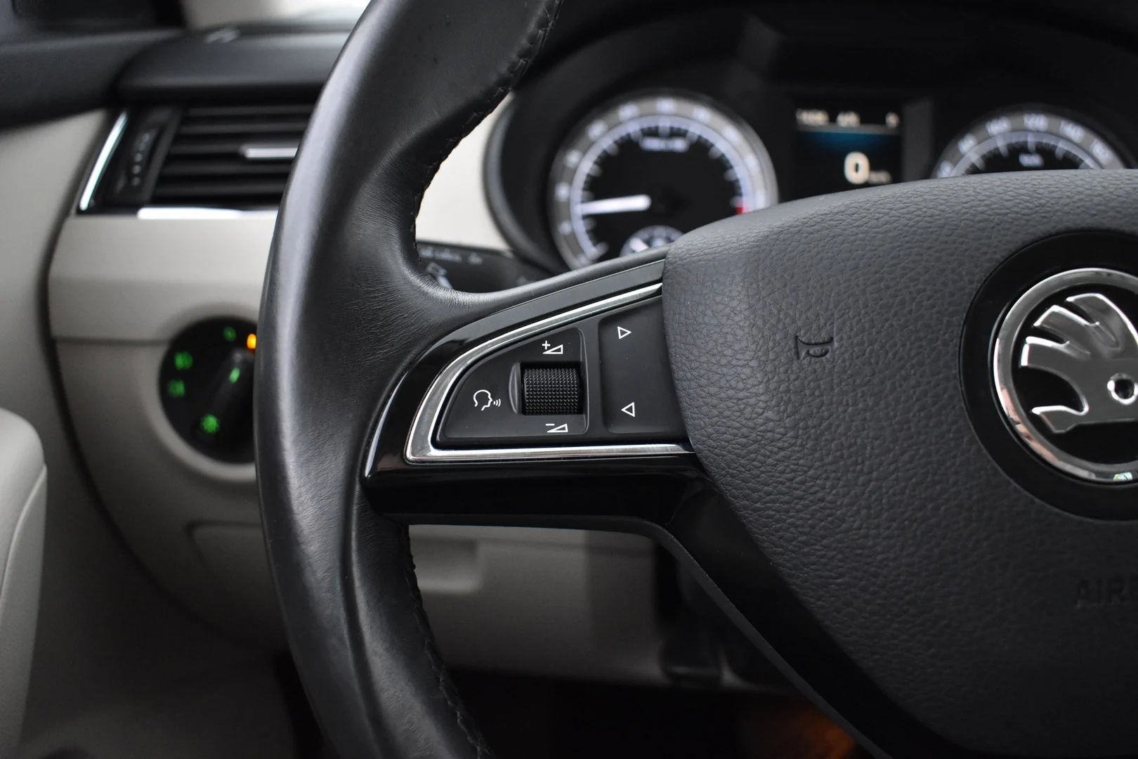 Car Image - 2A6N87Rp9LIGAb9RUVqpZJ