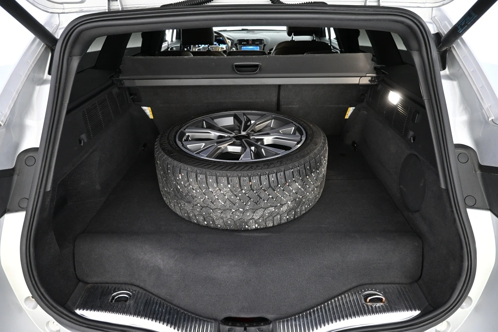 Car Image - 6A022aprEBIXfwimR3Vs95