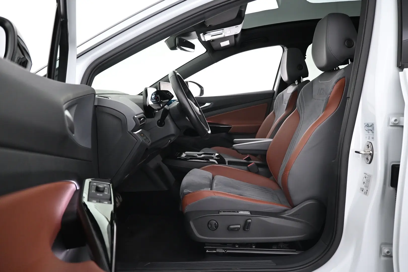 Car Image - 2zemJ5N9v2VnHOfmUE92da