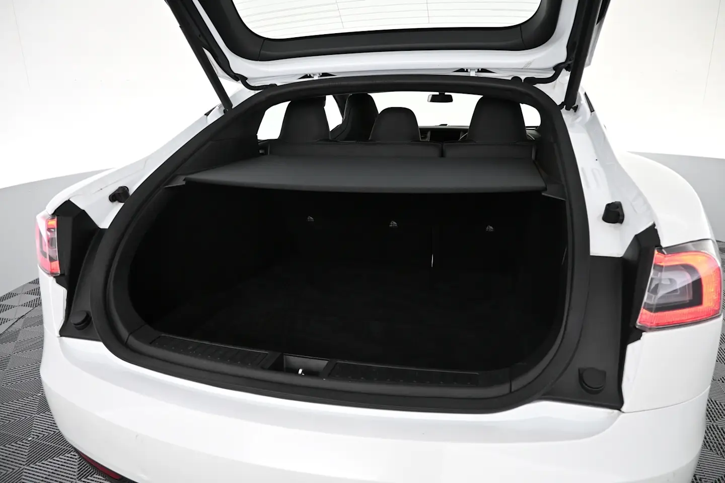 Car Image - 583G0ag8Vzekd8d5Lwxrlg