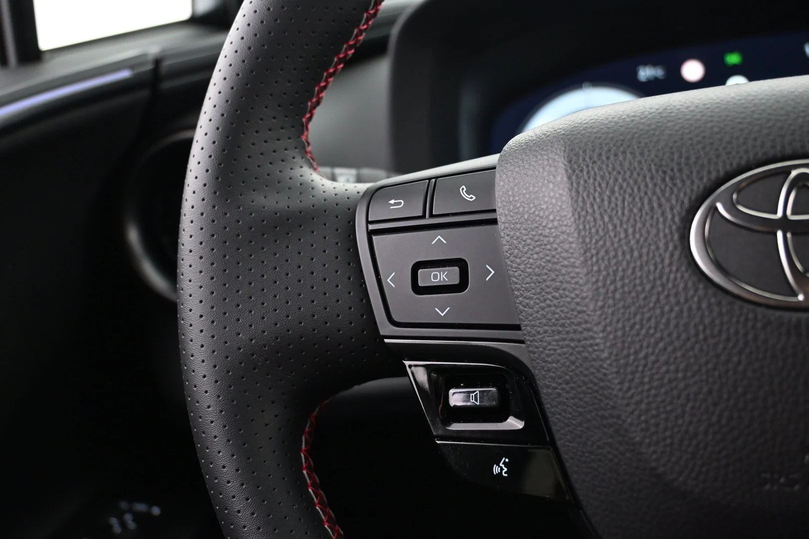 Car Image - 77ZFizg1RZ0BlOlBPSWo7f