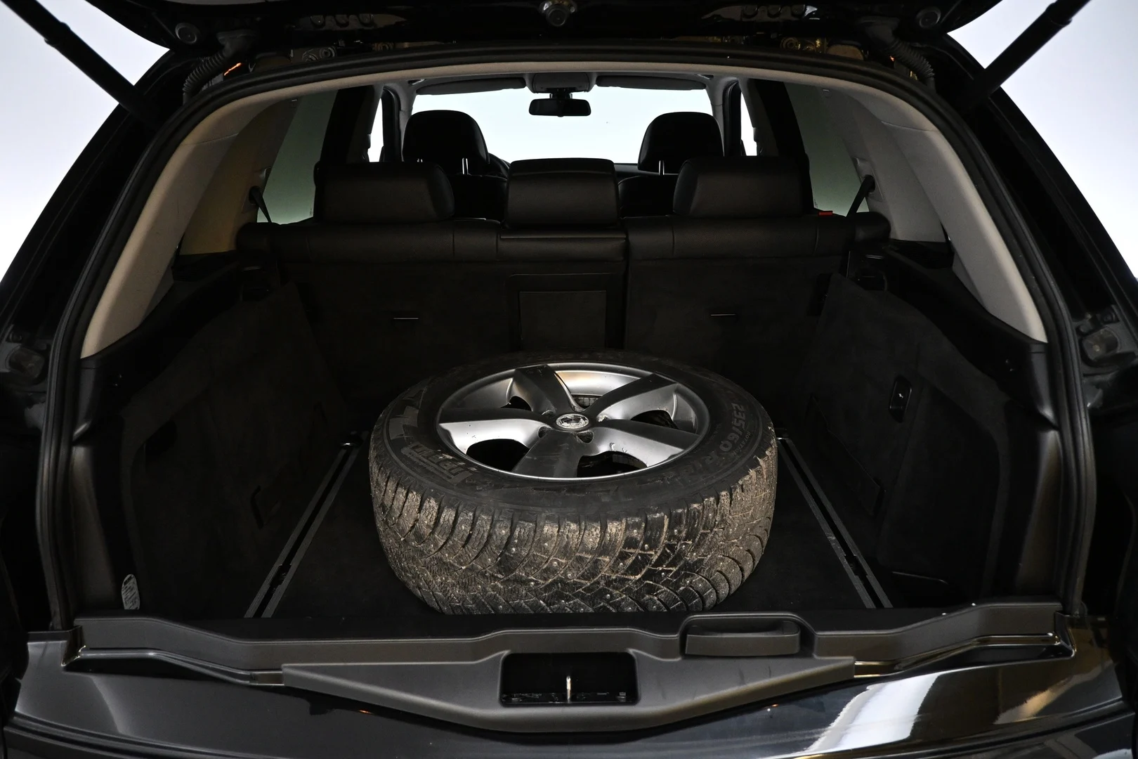 Car Image - 7sJ5Knu5Y20XbqZ8hLDksj