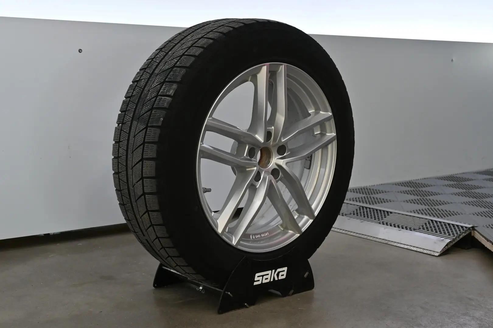 Car Image - 2iccS3umoiw7geDKVkFDN