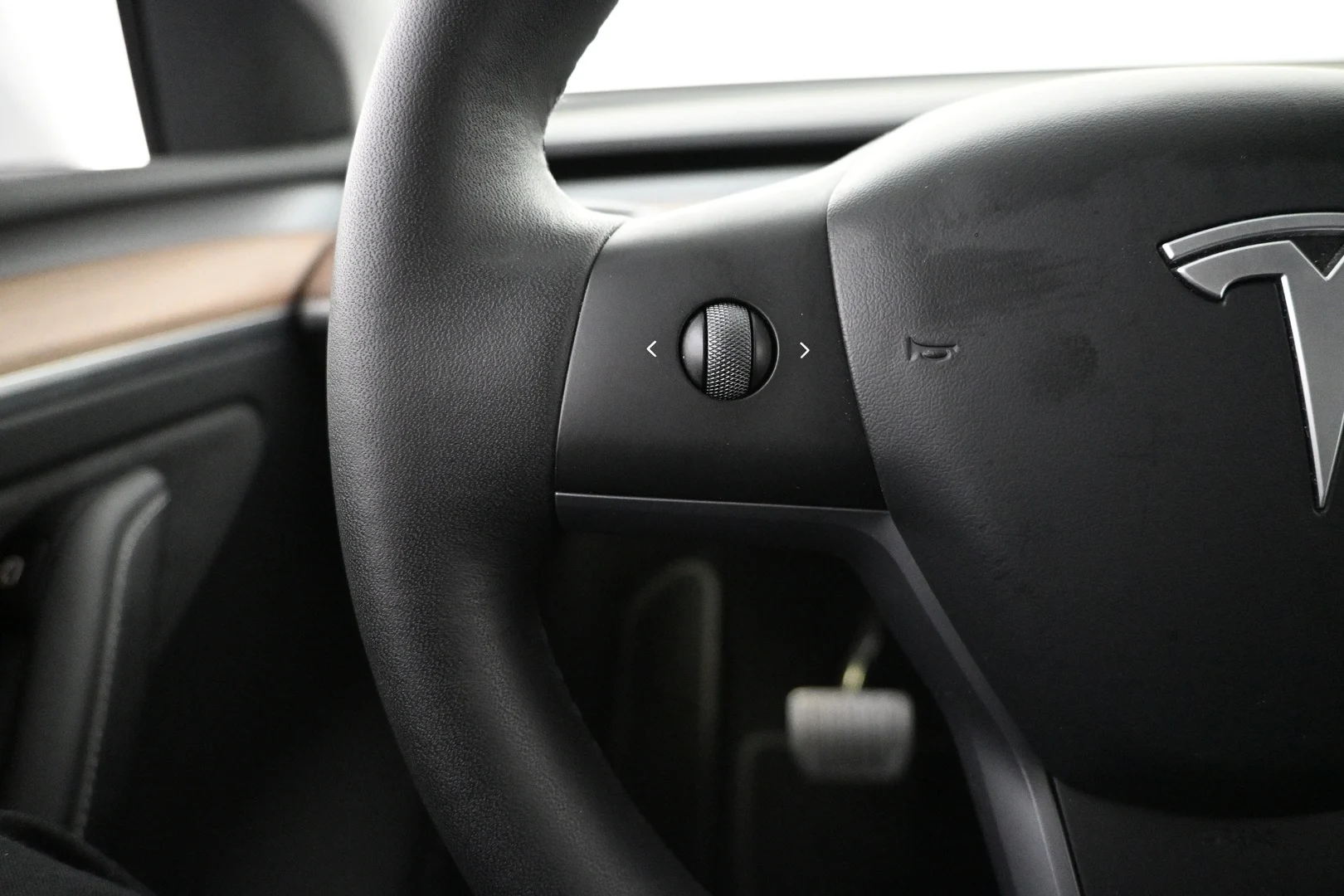 Car Image - 4Lw94mzzYWyci7IamOOcza