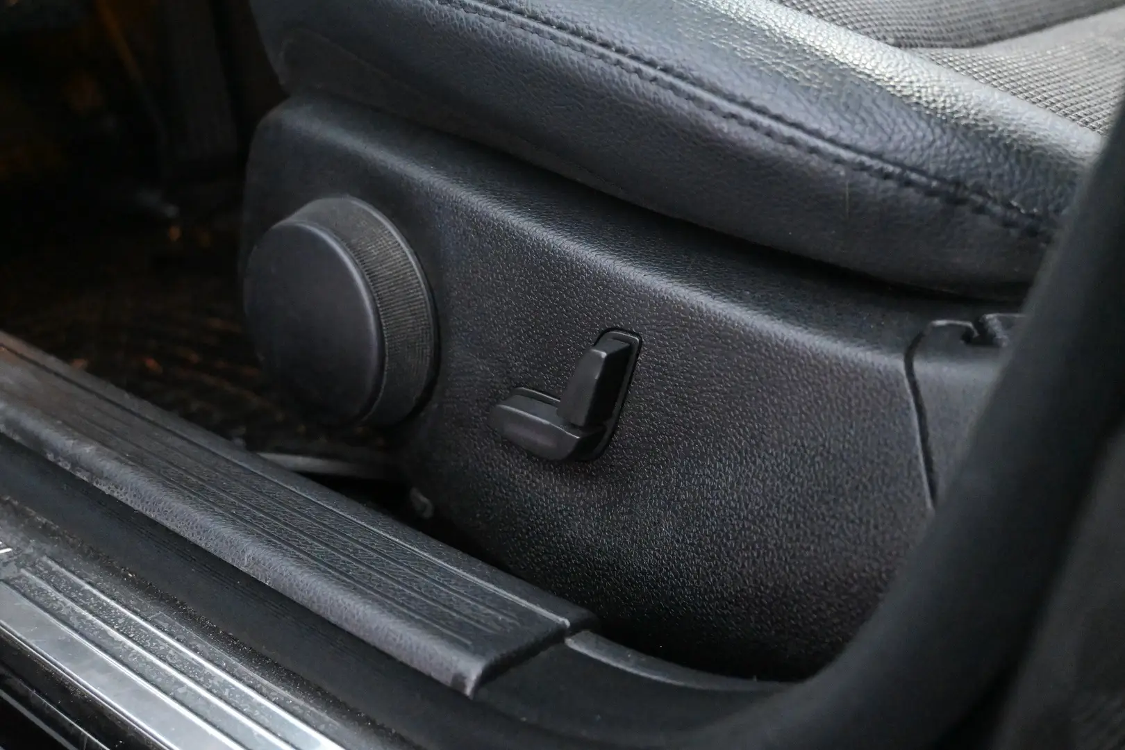 Car Image - 2uSTUyxaThj2RpPXIGzKLA
