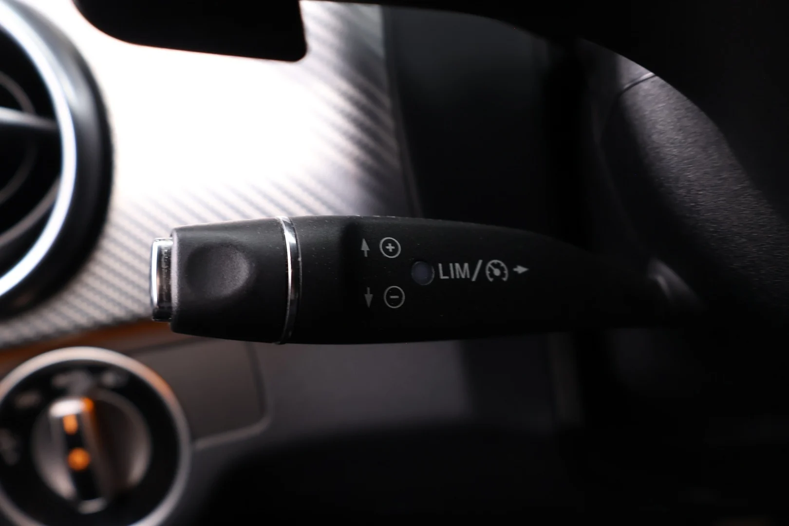 Car Image - YwF9ZjDPHPXAWbHz6LjiG
