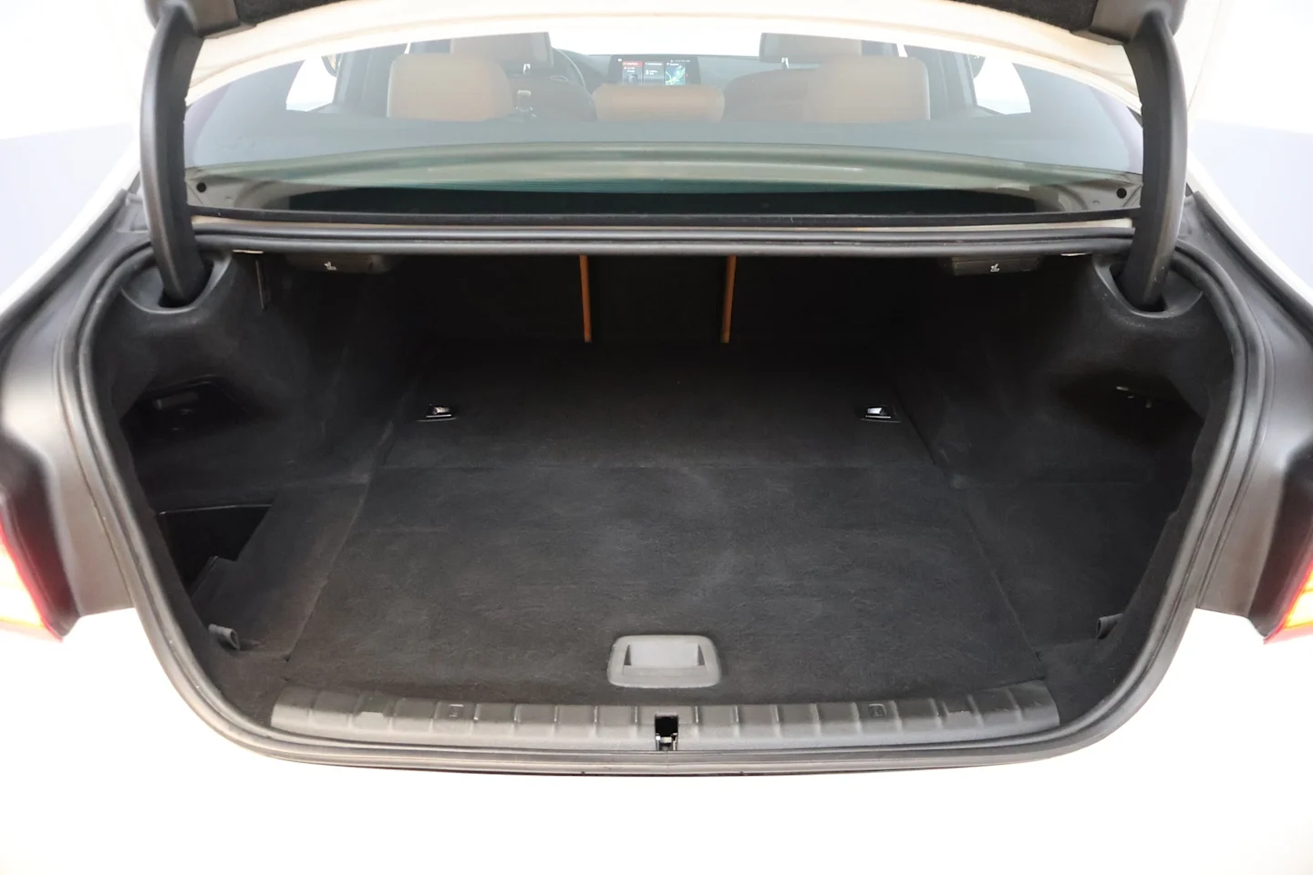 Car Image - 6zjOYggbvM9JO1jflRU1oH