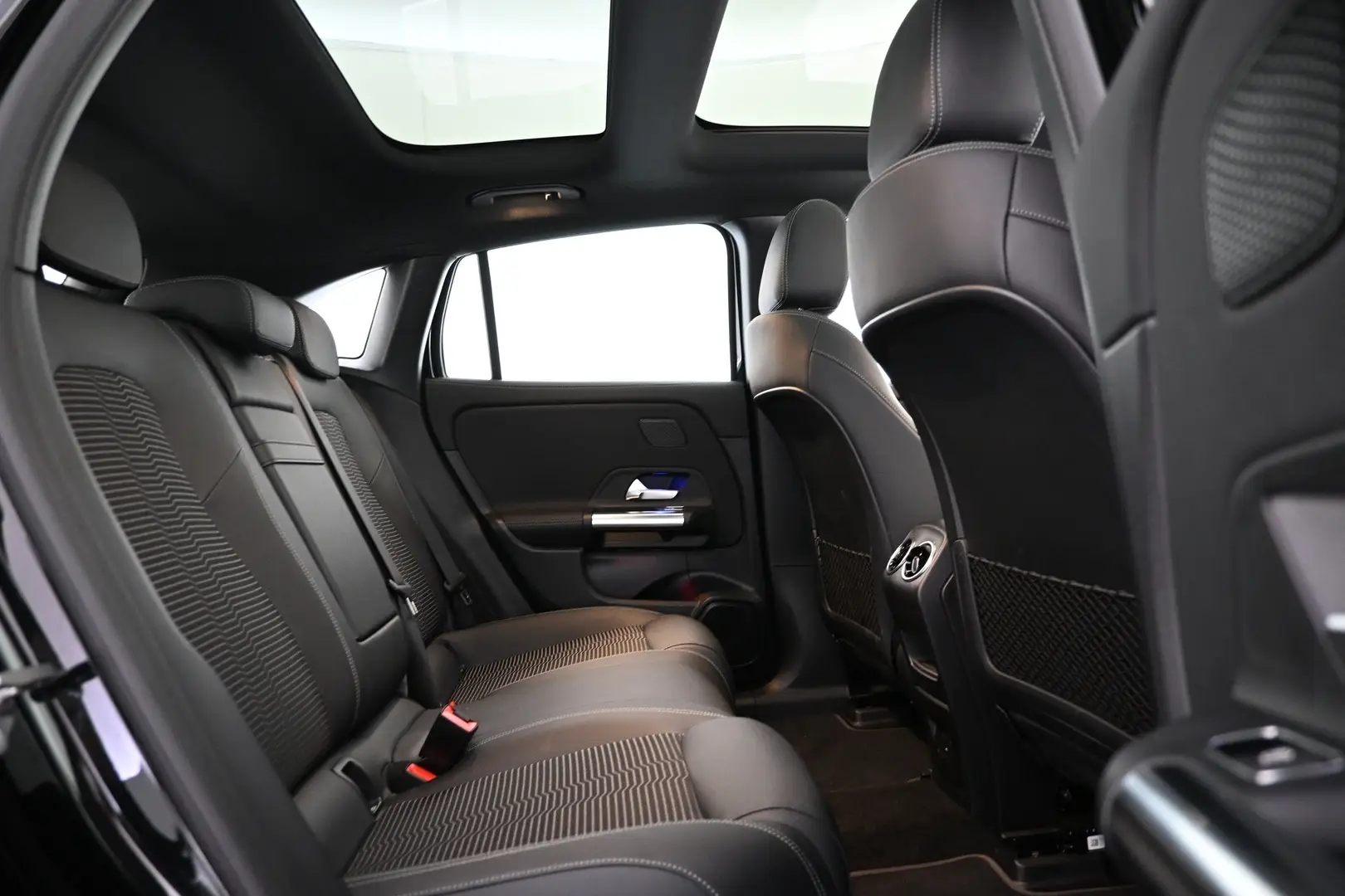 Car Image - 2wOCOKCtmlYPjlRgjD7TvL
