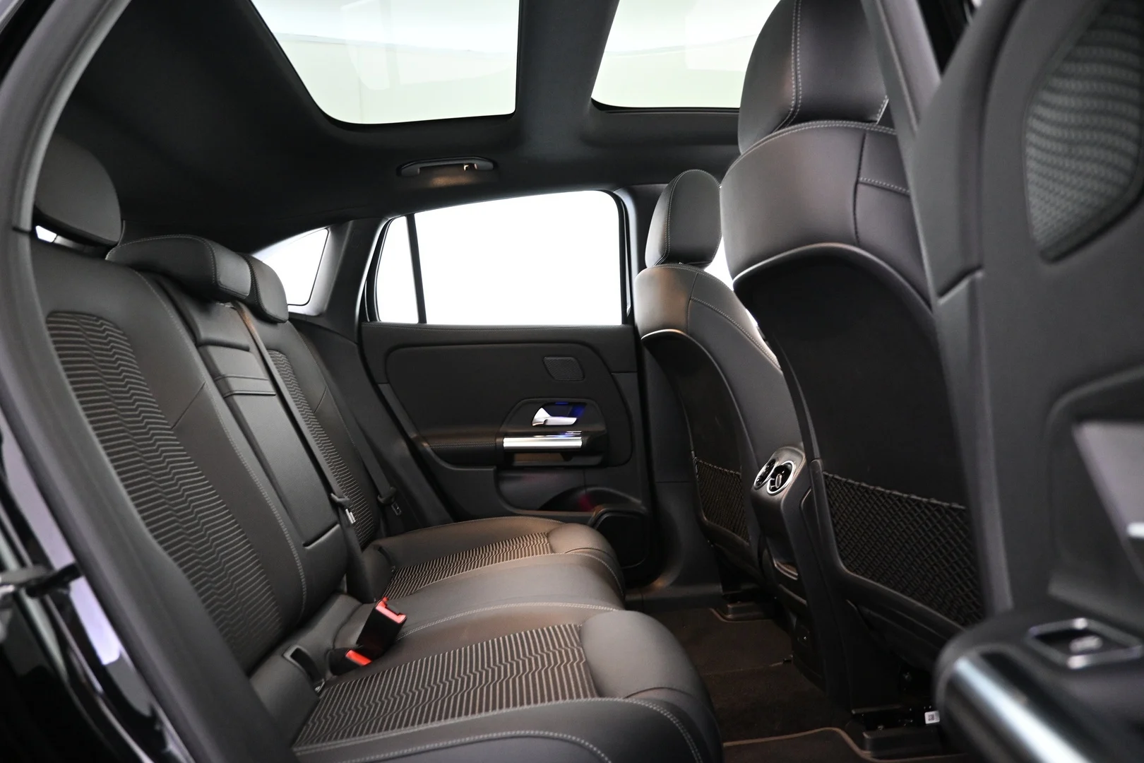 Car Image - 2wOCOKCtmlYPjlRgjD7TvL
