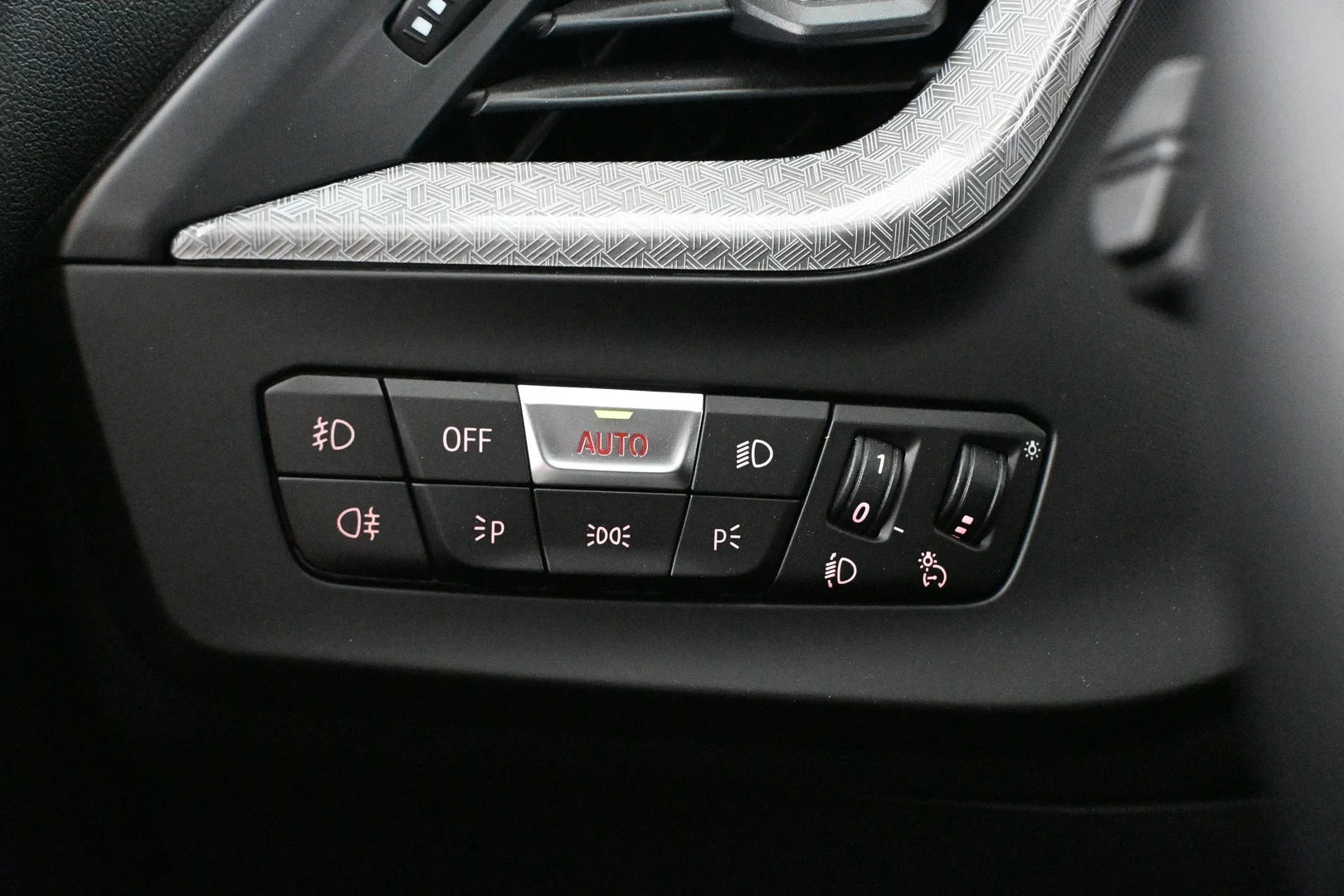 Car Image - 6wVluhMxAzH7jCWJsmZ7wN