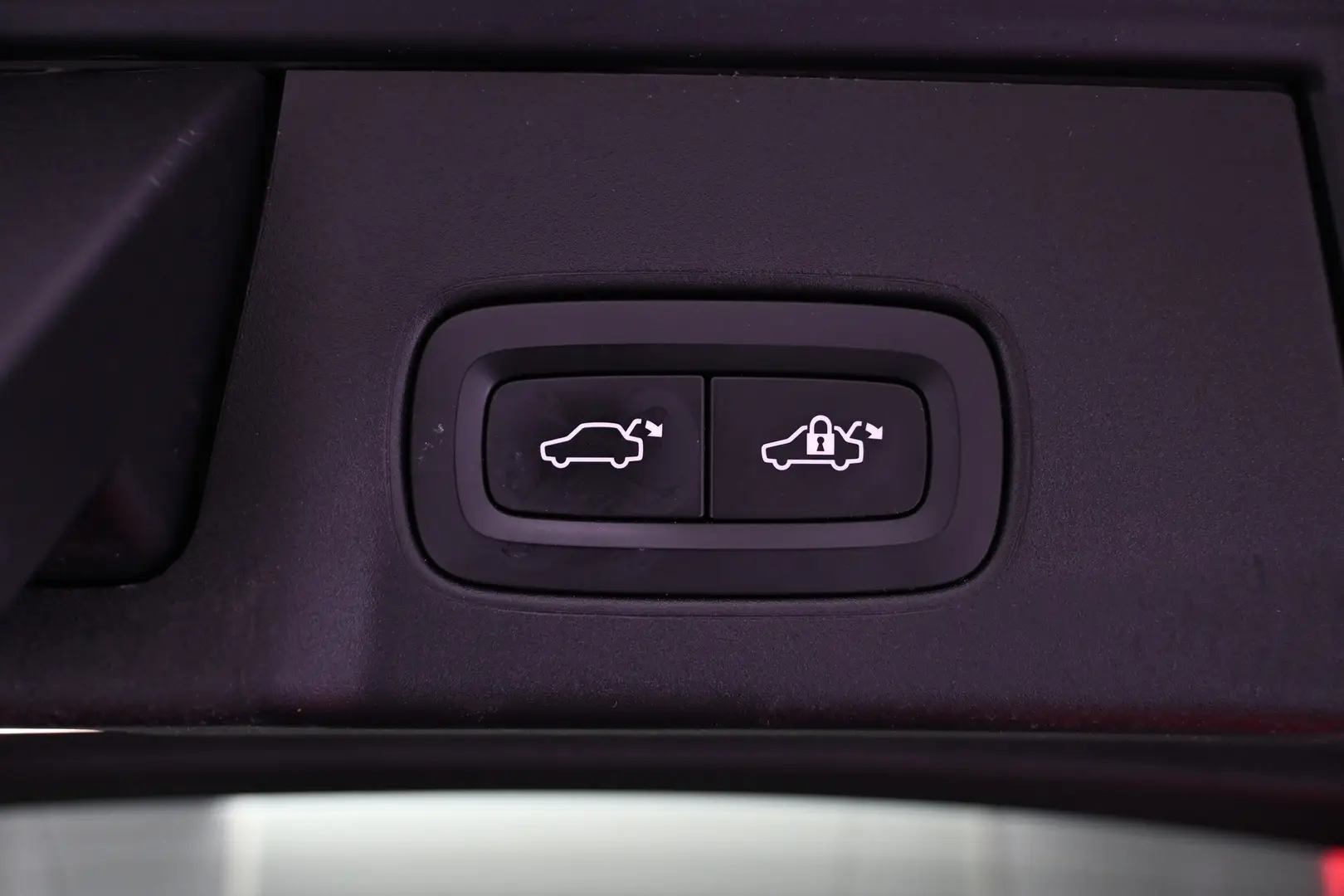 Car Image - QsSh8FzczwS7TLprwT9XR