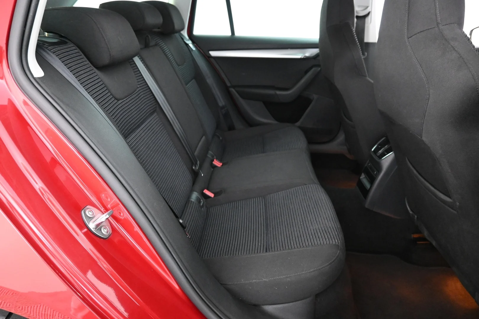 Car Image - 2Q4XcGlGjuImrbX3qycF8