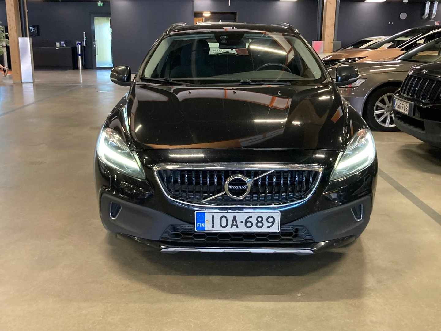 Car Image - 7lPIRqiTeBm3JRnAEOPbJK