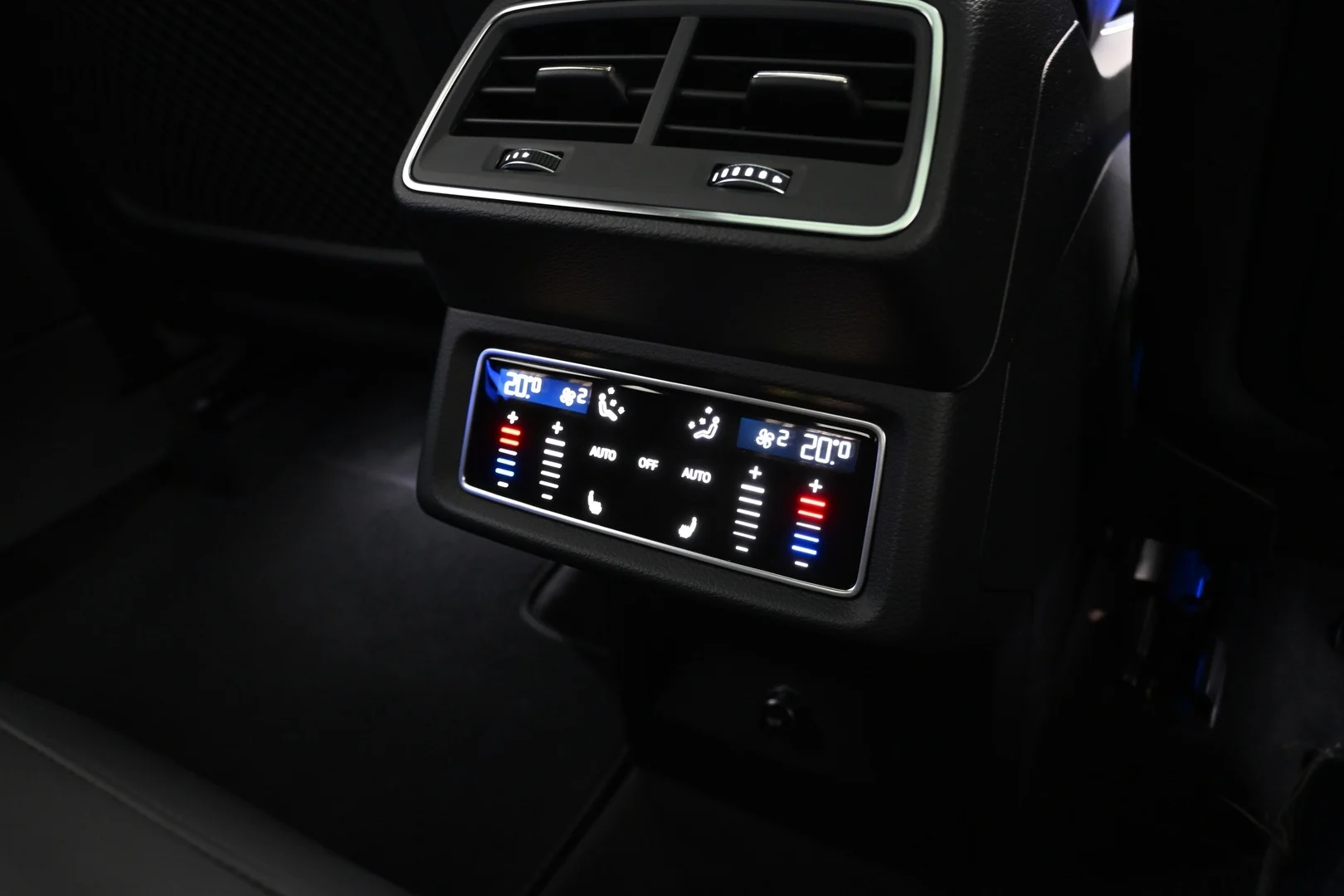 Car Image - 5xzY1zaLoBB71AWTcLlMfg