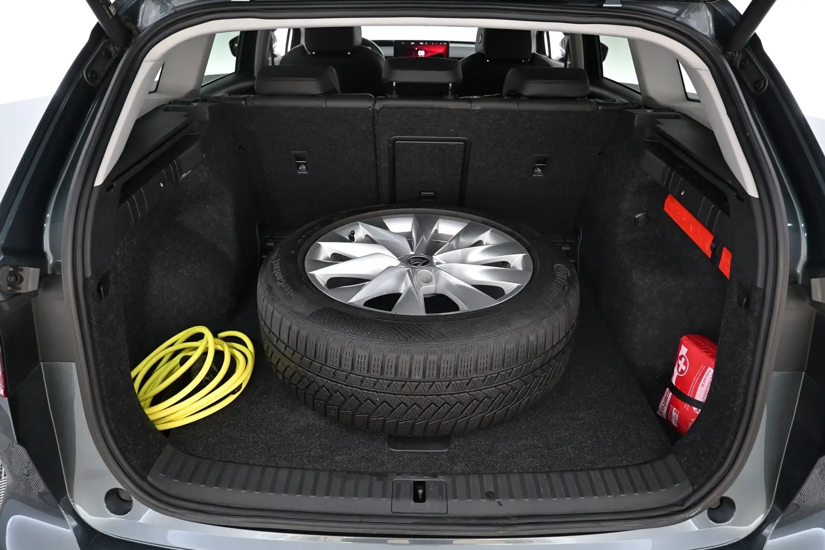 Car Image - 5ZU6b68Dx6qH8kbUcgeGJl