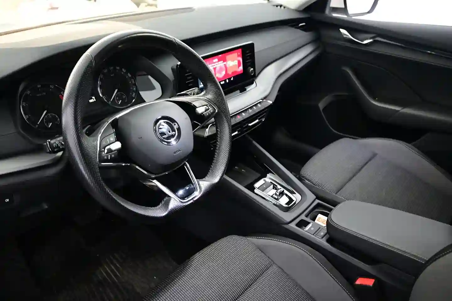 Car Image - 3uVMtxJLzb5wDMudNg5px9