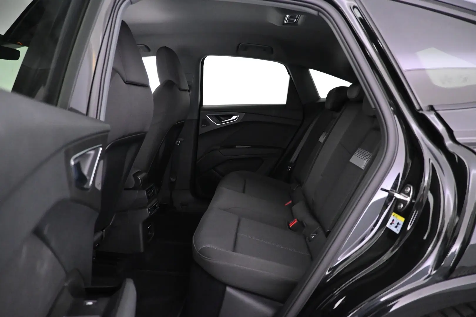 Car Image - 4v81kHMqxU1VzlkBV3450x