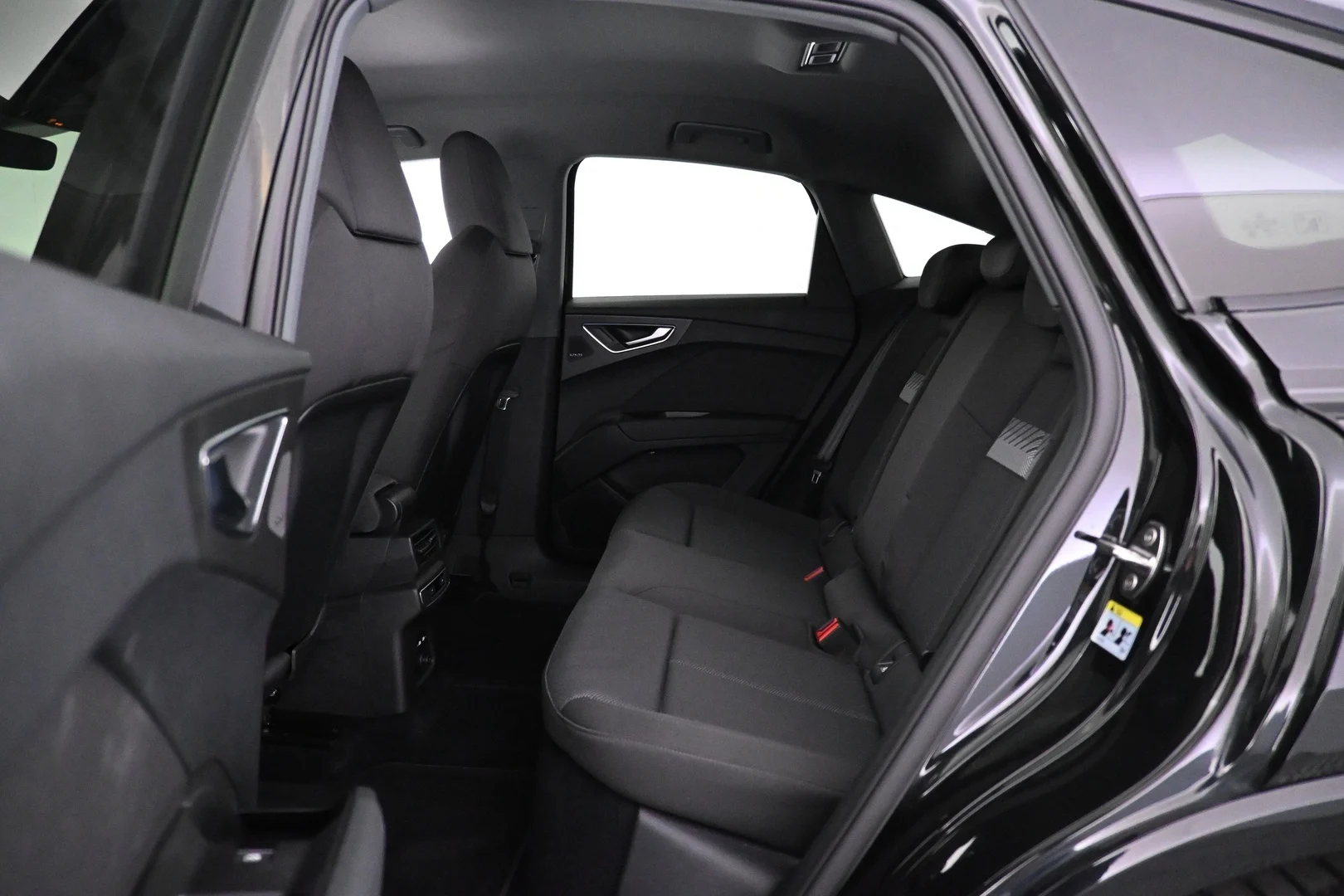 Car Image - 4v81kHMqxU1VzlkBV3450x