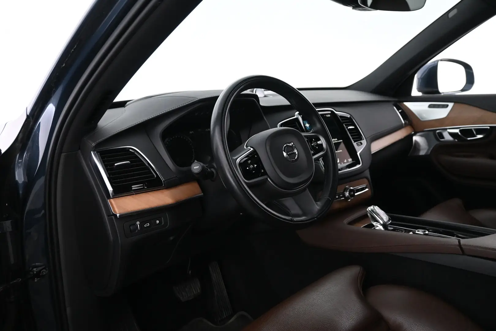 Car Image - 2hEOorAZSRaNiv26bcobif
