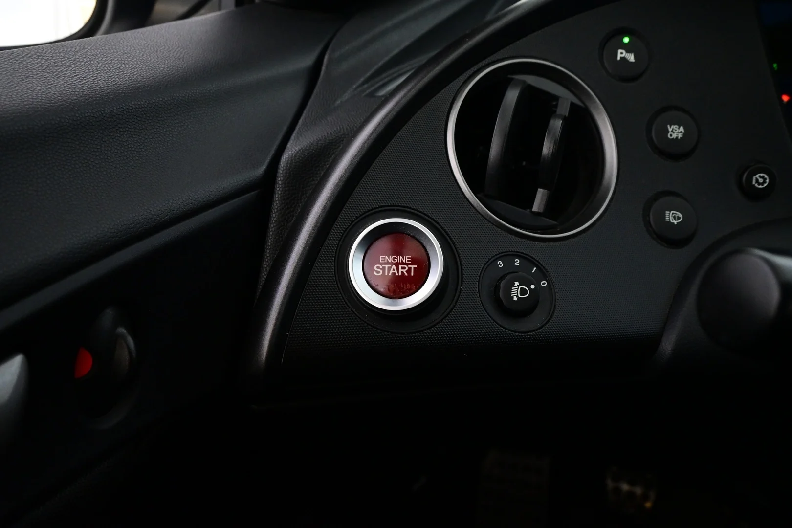 Car Image - 2hNOp4QOPLtrhjCWzeRIN2
