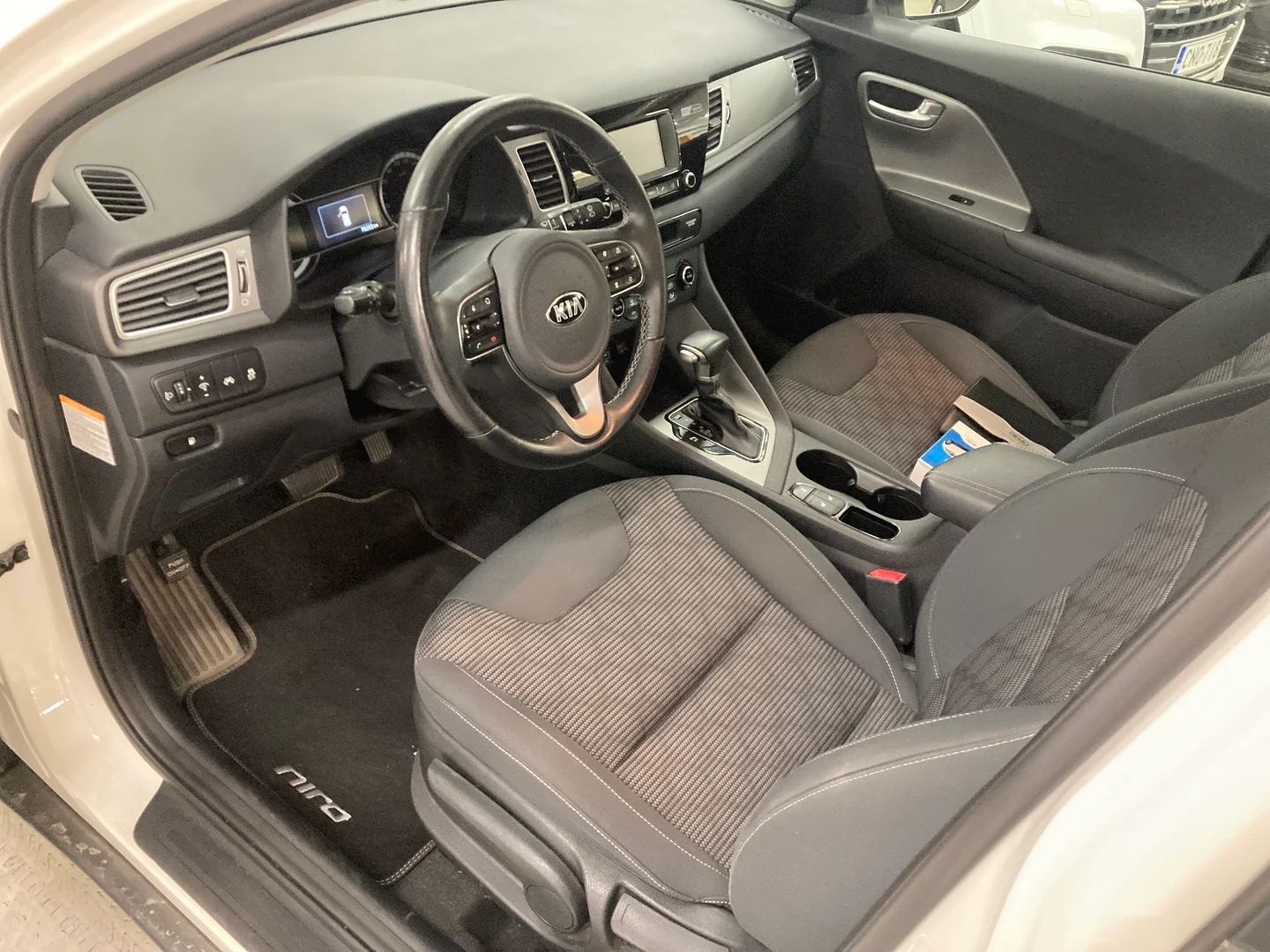Car Image - 7qTpS6vRKvg4rRRXhFofmG