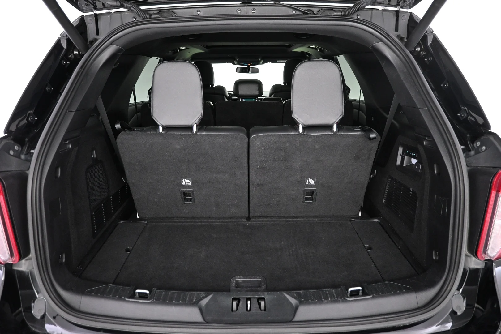 Car Image - 2CHpwiOdDip4zCiEL17fH7