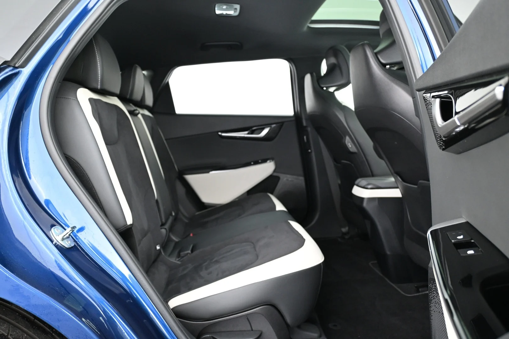 Car Image - 6mRfzHU6M9lTI6ry79XOQu
