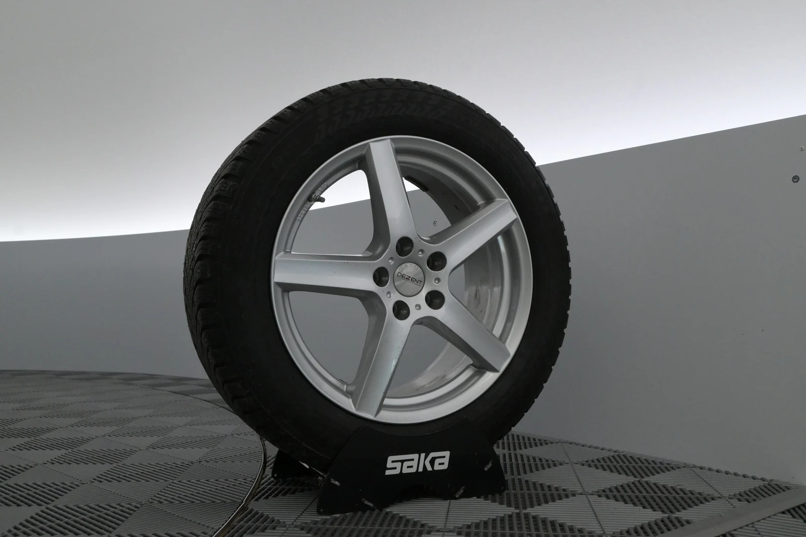 Car Image - 5dRqscMaiMNKVt7XYehngL