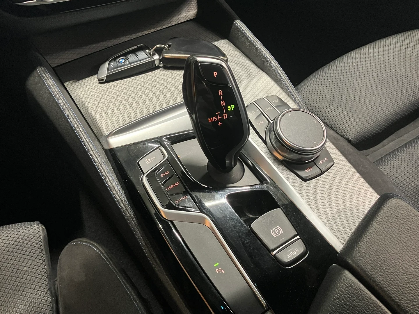 Car Image - 42gD9CSyG1wmtXUdxN9O7K