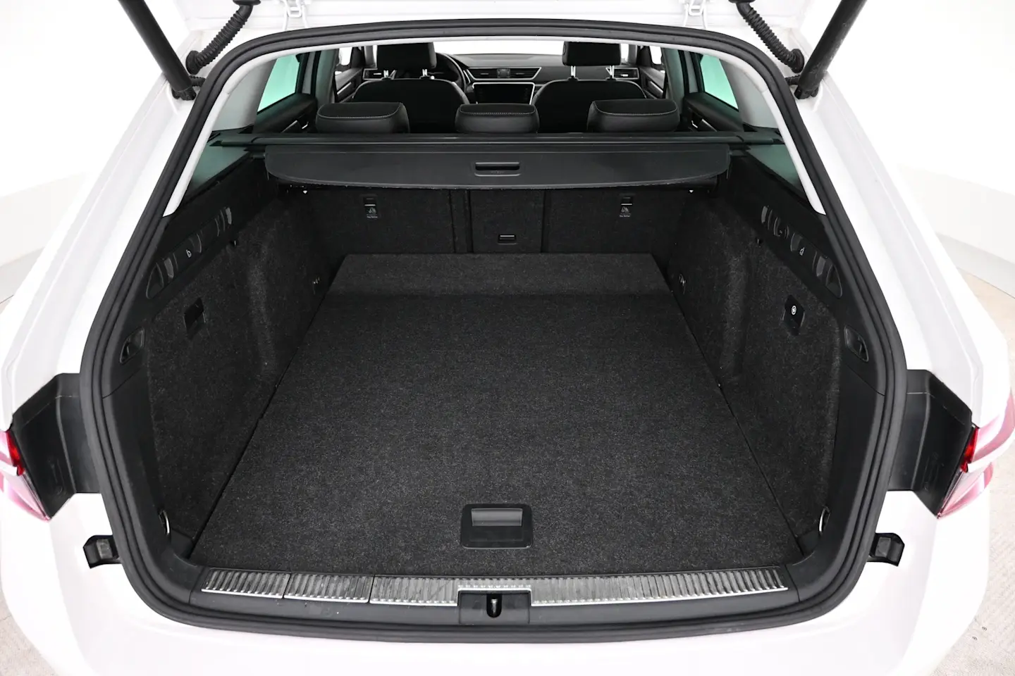 Car Image - 1mRM6aVx5eEYs2MTcgbr3T