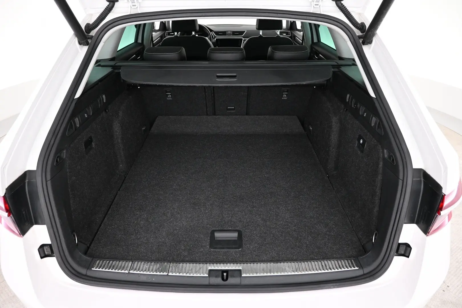 Car Image - 1mRM6aVx5eEYs2MTcgbr3T
