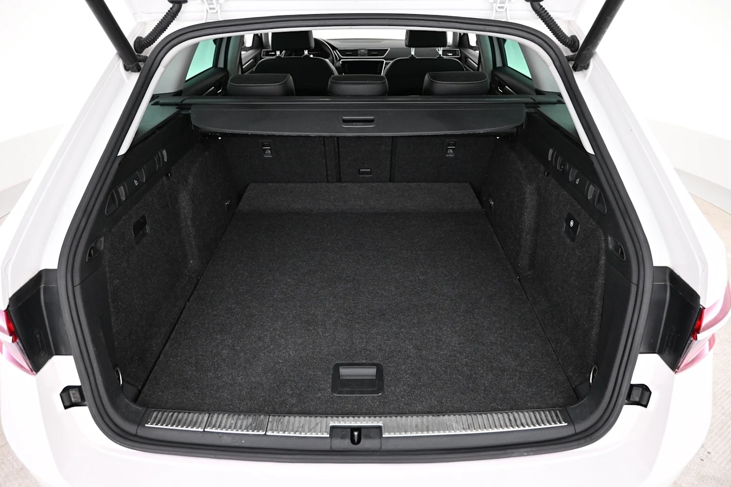 Car Image - 1mRM6aVx5eEYs2MTcgbr3T