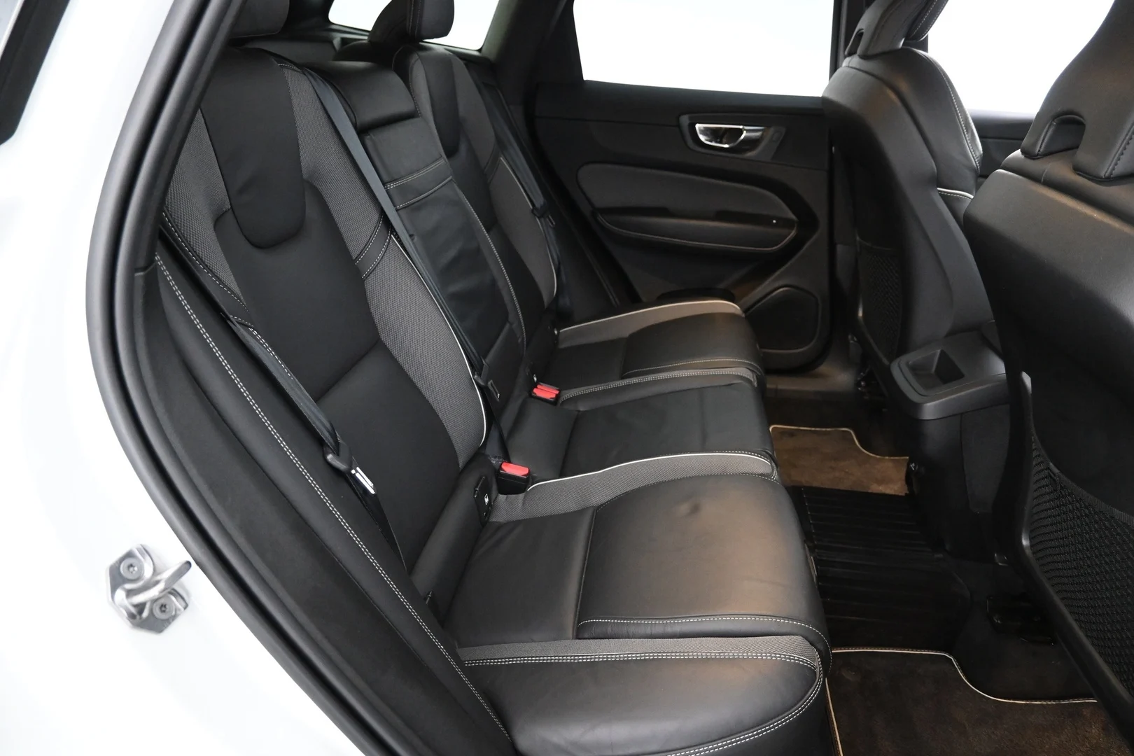 Car Image - 6uHZM9O9UySMNbBpyuRjD1