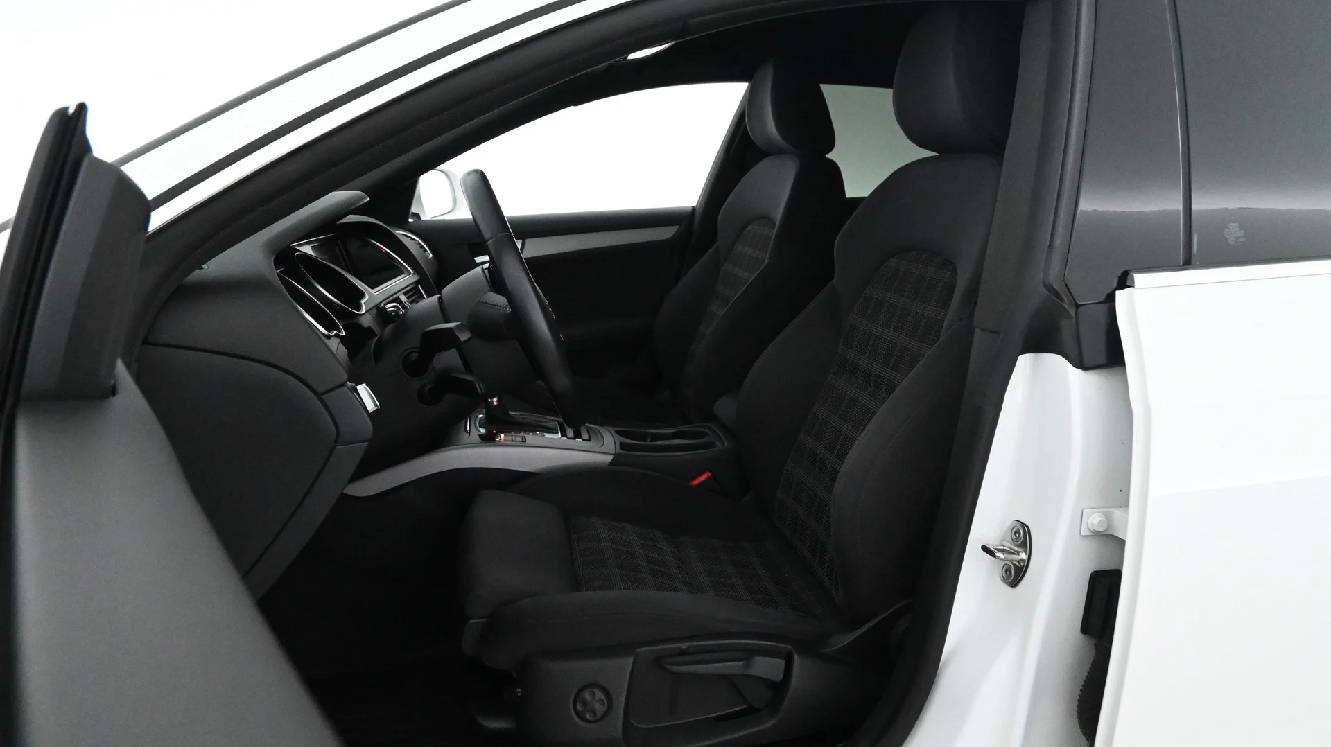 Car Image - 5D4kA4gDnjNbd0xuAZLVhM