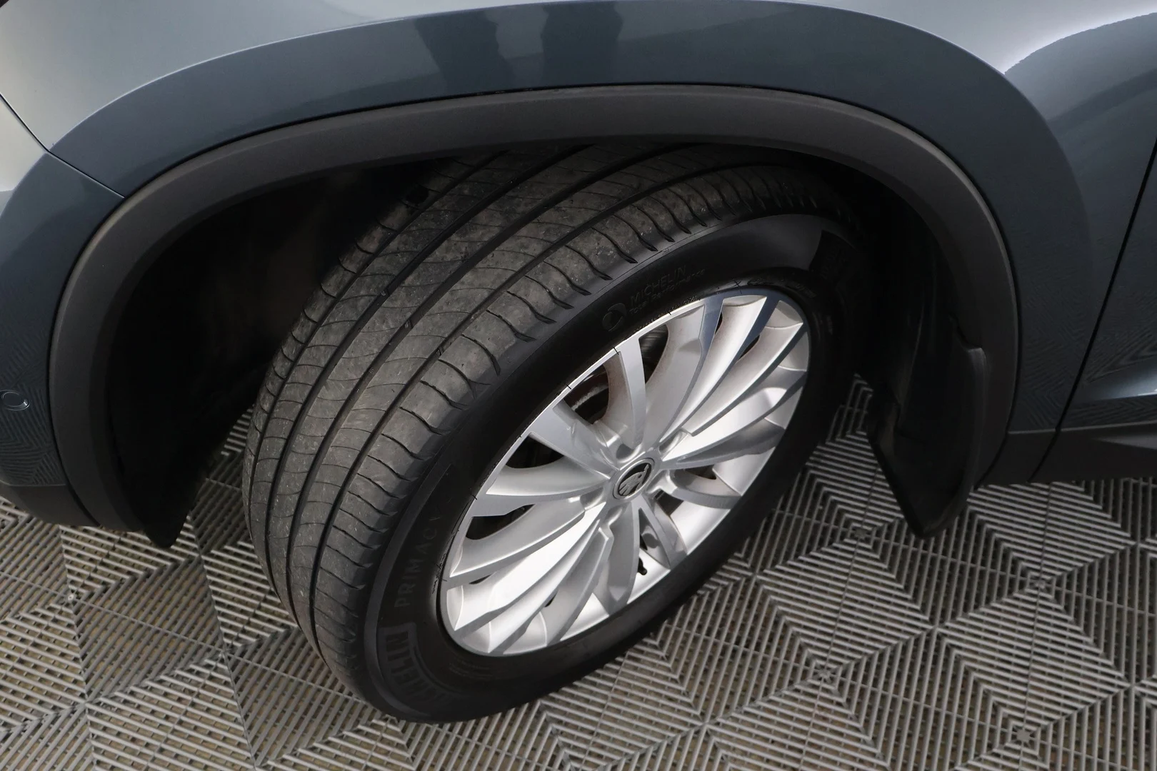 Car Image - XPS1i8zG5o9LzlfuDNN4I