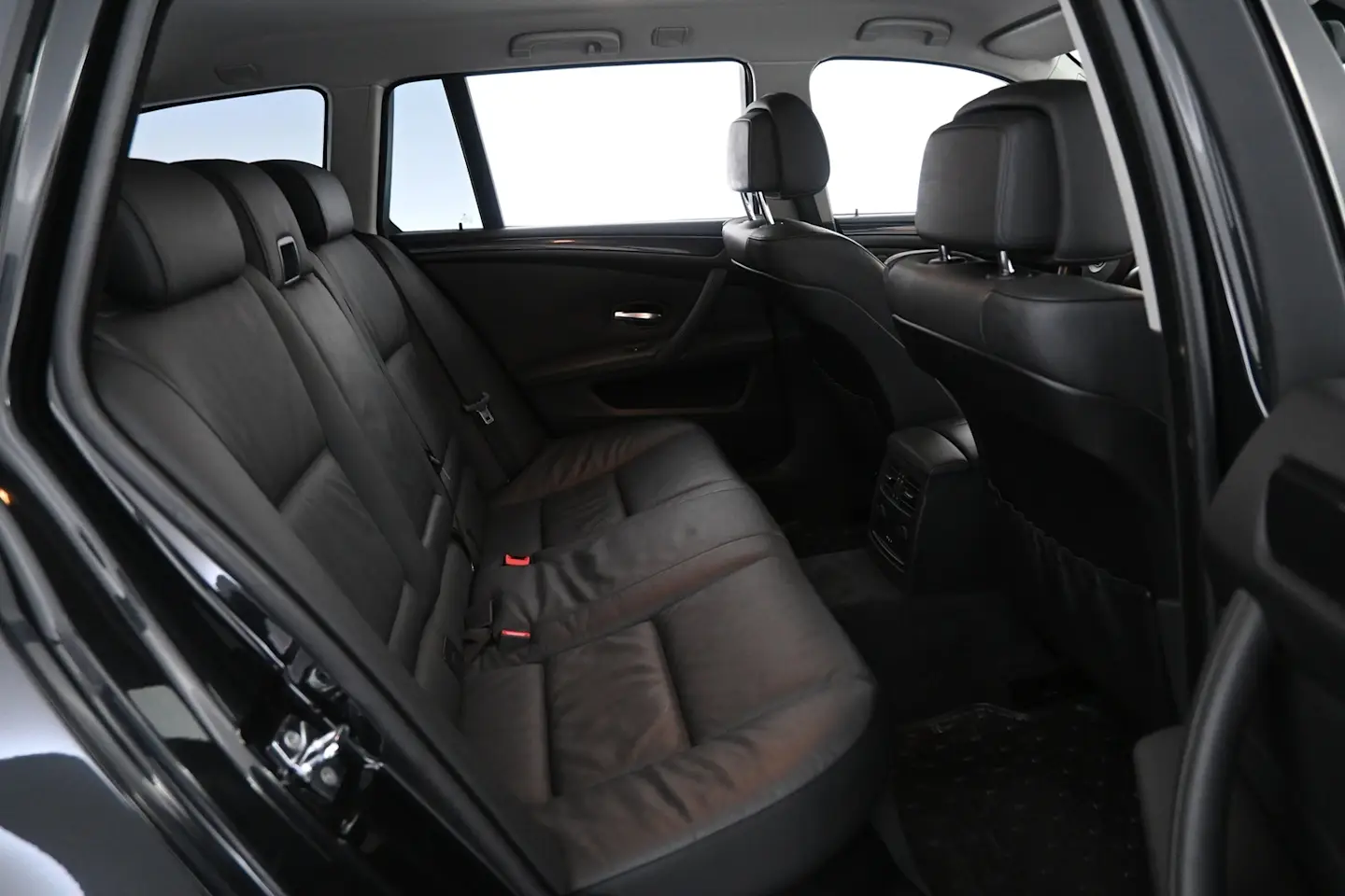 Car Image - mZjI4K01CfPavlRWmPKFT
