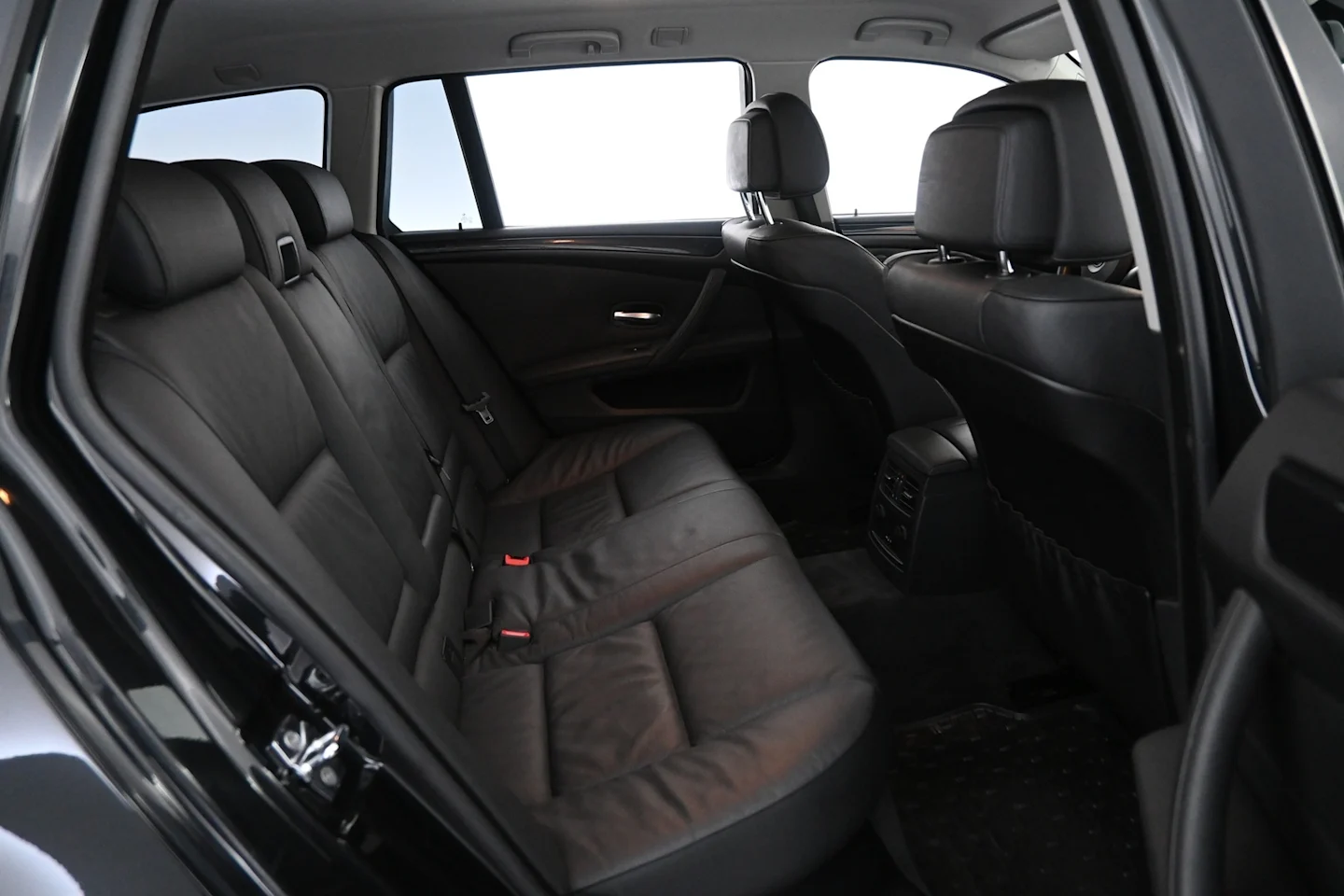 Car Image - mZjI4K01CfPavlRWmPKFT